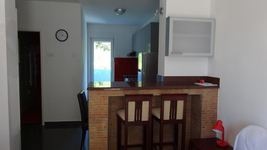 Apartments Odesa Херцег-Новий Номер фото